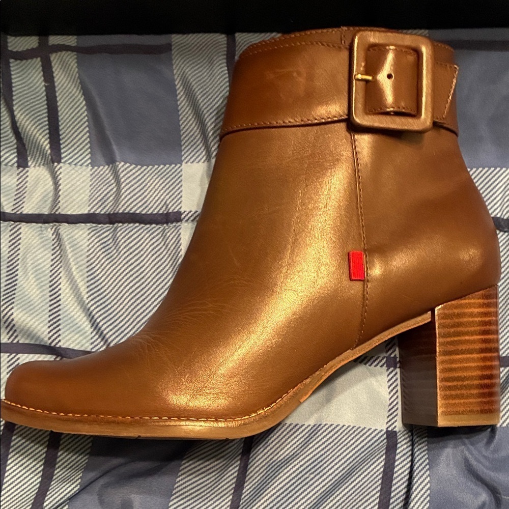 Chic Brown Leather Ankle Booties 7.5 Marc Joseph